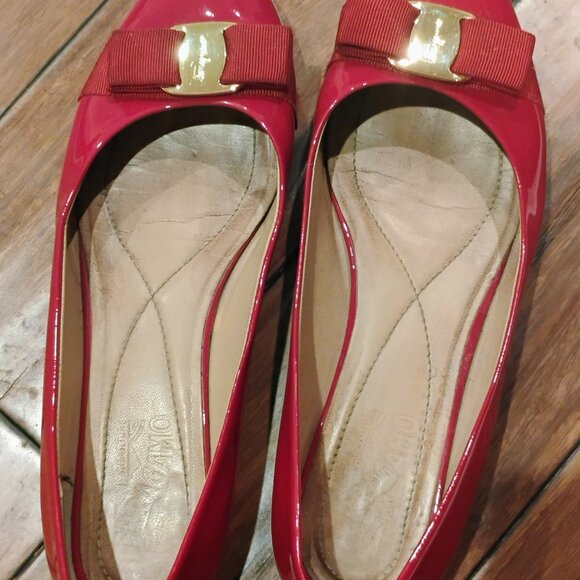 Rosso / red gold Salvatore Ferragamo patent Varina leather Ferragamo Ballet flat - Picture 5 of 7